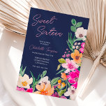 Invitación Guión de flores silvestres brillantes Sweet 16<br><div class="desc">Elegante,  luminoso y audaz ilustracion de verano moderno primavera con flores silvestres de gran tamaño y guión de broche dulce invitación de fiesta de 16 años con una moderna tipografía caligráfica con flores brillantes de neón rosa,  naranja,  verde y amarillo sobre un fondo editable azul marino.</div>