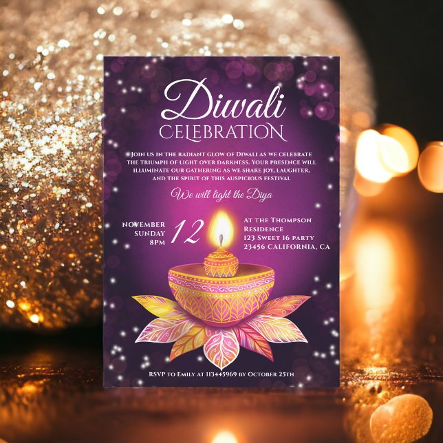 Invitación Guión de ilustracion luminoso de luces Diwali rosa (Purple pink Diwali Lamps light illustration script Invitation)