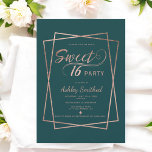 Invitación Guión dorado rosa moderno esmeralda verde dulce 16<br><div class="desc">Moderno guión de oro rosa geométrico verde esmeralda Sweet 16 cumpleaños invitación de fiesta con tipografía de remolinos y un marco geométrico de rayas de oro falso rosa sobre verde elegante moderno.</div>