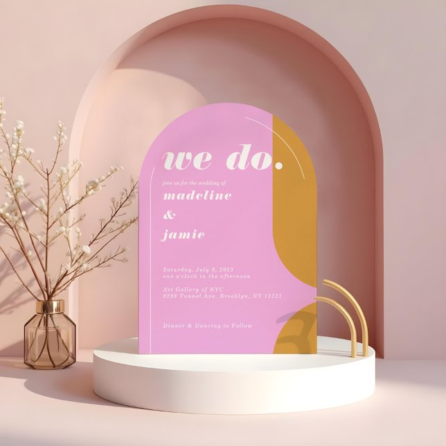 Invitación Hacemos Boda De Arco Retro Rosado Resumen (We Do Pink Retro Abstract Arch Wedding Invitation)