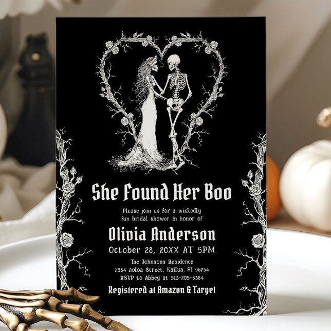 Invitación Halloween negro encontró su ducha de novia (Black Halloween She Found Her Boo Bridal Shower Invitation)