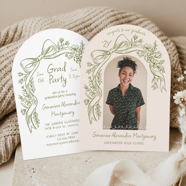 Invitación Hand Drawn Floral Bow Arch Photo Graduation Party (Hand Drawn Floral Bow Arch Photo Graduation Party Invitation)