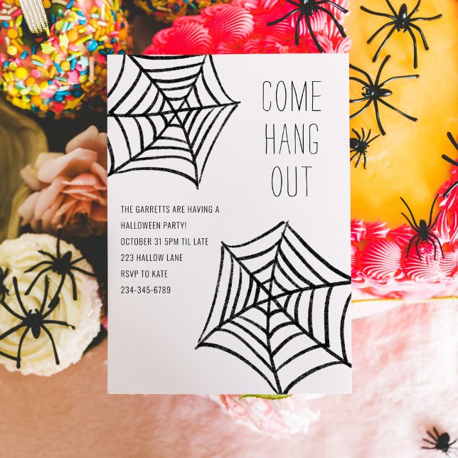 Invitación Hang Out Spider Ilustracion Web Halloween Party (Come Hang Out - Spider web illustrations Halloween party invitation.)