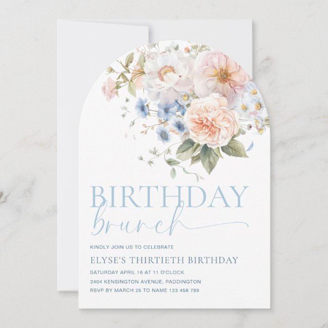 Invitación Hargrove Blue Floral Cumpleaños Brunch Arch (Anverso)
