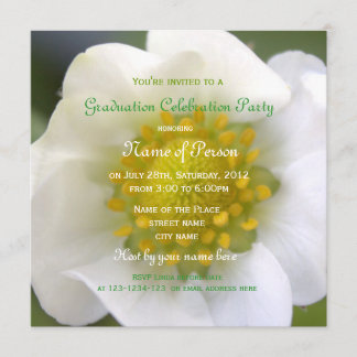 Invitación Hermosa fiesta de graduación de flor de fresa blan