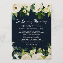 Hermosas mujeres en servicio de memoria