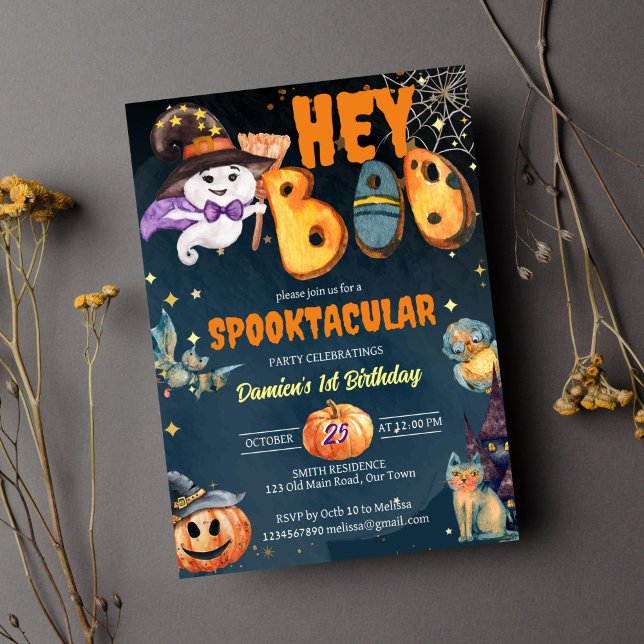Invitación Hey boo linda fiesta de cumpleaños fantasma de Hal (Hey boo cute baby ghost in a hat birthday party invitation bat owl cat Halloween birthday invitation)