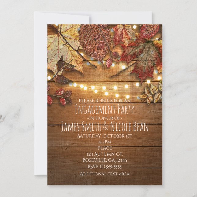 Invitación Hojas de otoño y luces de cuerda sobre madera rúst (Anverso)