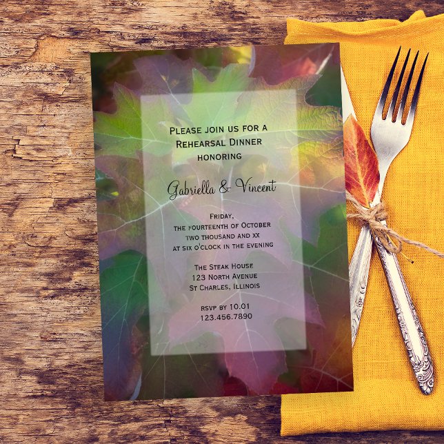 Invitación Hojas de roble otoñal Hidrangea Boda Ensayo Cena (Fall in Love with this natural woodsy Wedding Rehearsal Dinner Invitation.)