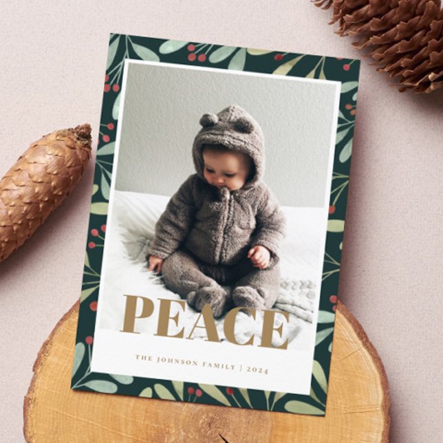 Invitación Holly Berry Green Gold Peace Christmas Photo Card (Subido por el creador)