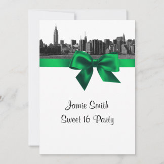 Invitación Horizonte amplio de NYC grabado en BW Verde Cumple
