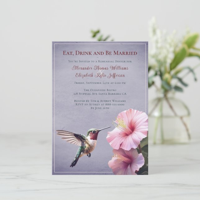 Invitación Hummingbird e Hibiscus | Cena de ensayo púrpura (Anverso de pie)