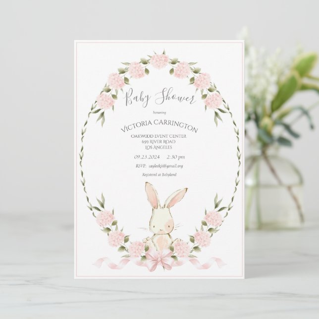 Invitación Hydrangeas Florales de Conejo Rosa para Baby Showe (Anverso de pie)