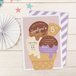 Invitación Ice Cream Sundae Kids Fiesta de cumpleaños<br><div class="desc">Relájate con estas lindas invitaciones a fiestas con tema de helados para tu fiesta de cumpleaños. En una suave paleta de colores mullidos, el diseño de verano es divertido y cuenta con cucharas de chocolate, vainilla y helado morado en un cono de gofre coronado con jarabe de chocolate y salpicaduras....</div>