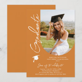 Invitación Imagen de la fiesta de graduación con un guión mod