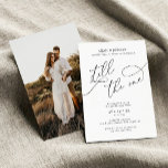 Invitación Imagen Elegante Todavía La Renovación Del Voto De<br><div class="desc">Celebra tu amor y compromiso duraderos con nuestra Elegante foto "Still The One" Boda Vow Renewal Invitation. Esta invitación combina maravillosamente sofisticación y sentimentalidad, permitiéndote mostrar tu historia de amor con una foto preciada. El diseño elegante y el mensaje más sincero marcan el tono perfecto para la celebración de la...</div>