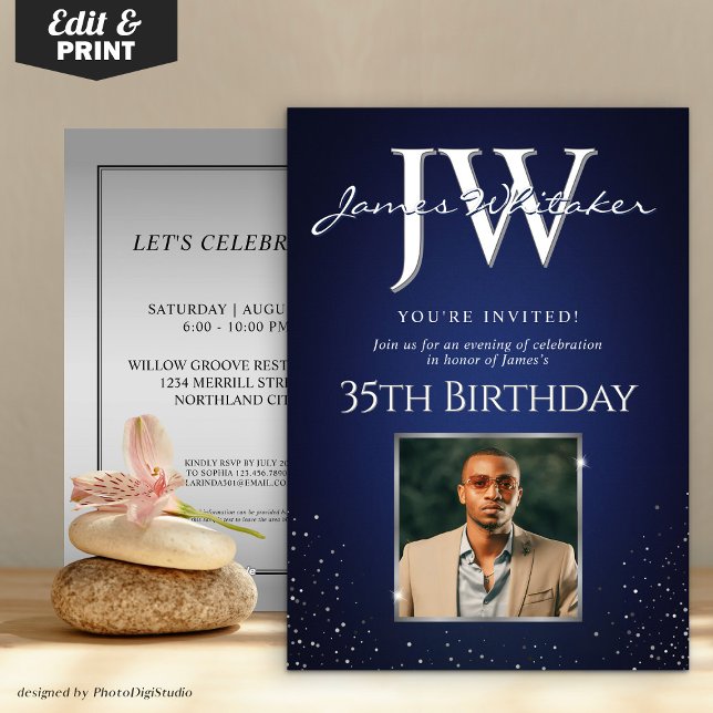 Invitación Iniciales personalizados Elegante Cumpleaños Plata (Custom Initials Elegant Birthday Blue Silver Invitation)