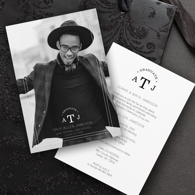 Invitación Iniciales simples de posgrado de caligrafía modern (Subido por el creador)
