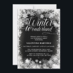 Invitación Invierno Fiesta de cumpleaños 21 Wonderland Snowfl<br><div class="desc">La elegante invitación de invierno a la tierra maravillosa para el 21 cumpleaños incluye una hermosa caligrafía rodeada por un exuberante copo de nieve y un borde de nieve. Los copos de nieve brotan sobre el fondo negro oscuro. En realidad, puede cambiar el color de fondo a cualquier color. Winter...</div>