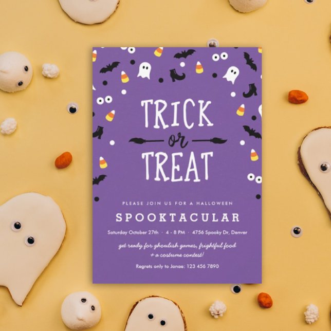 Invitación Invitan a fiesta de Halloween con truco morado o t (Trick or Treat Halloween Spooktacular party invitation)