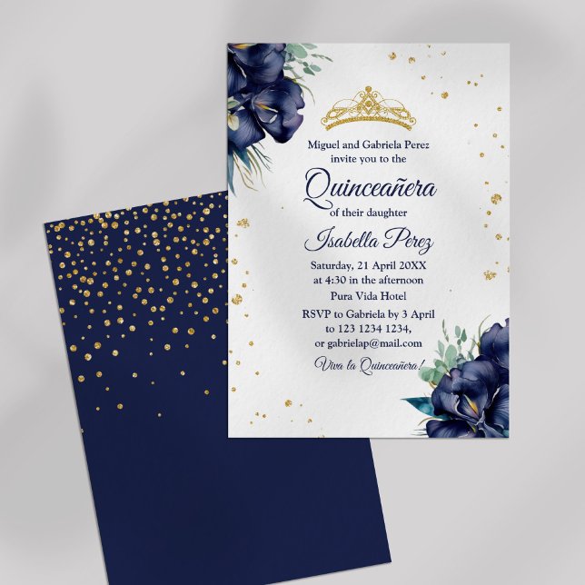 Invitación Iris azul marino y Purpurina Tiara Quinceanera (Navy Blue Iris and Glitter Tiara Quinceanera Invitation on off-white background.)