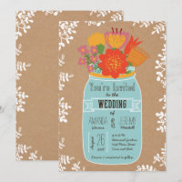 Jar de mason rústico con flores en papel de artesa