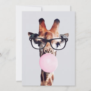 Invitación JIRAFA CON GAFAS SOplando un chicle rosa