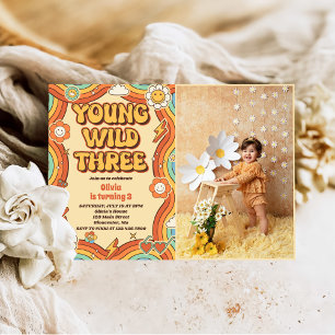 Invitación Joven y salvaje tres retro arcoiris foto de tercer