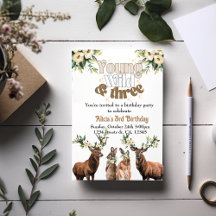 Jóvenes salvajes y fiesta de cumpleaños de tres ni