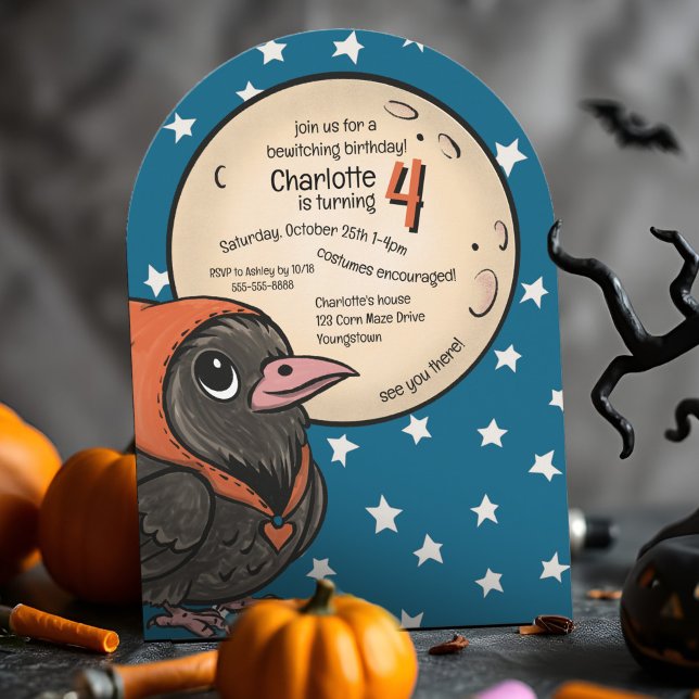 Invitación Kawaii Halloween niños Costume cumpleaños Raven Mo (Charming kawaii Halloween birthday invite with a chibi raven, full moon, and whimsical inky design.)