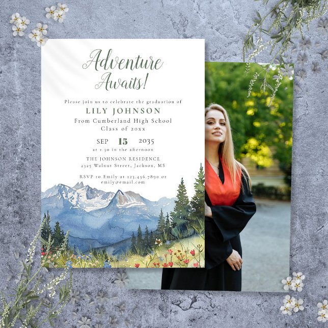 Invitación La aventura espera la foto de la fiesta de graduac (Adventure Awaits Mountains Graduation Party Photo Invitation)