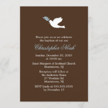 La cristalización de un niño pequeño con paloma y