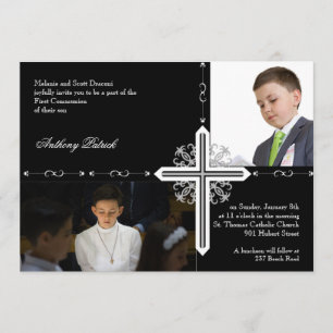 Invitación La cruz plateada en la comunión de fotos negras