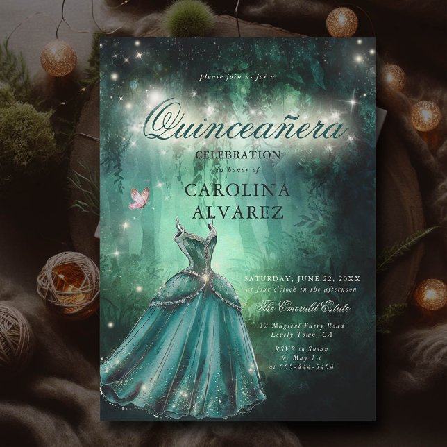 Invitación La encantadora princesa de cuento de hadas foresta (enchanted forest quinceanera invitation fairy tale emerald princess dress butterfly sparkle glitter)