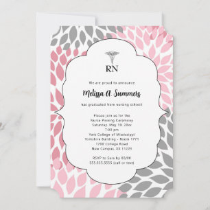 Invitación La enfermera del RN que fija ceremonia invita a