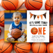La estrella de baloncesto cumple uno Fiesta de cum