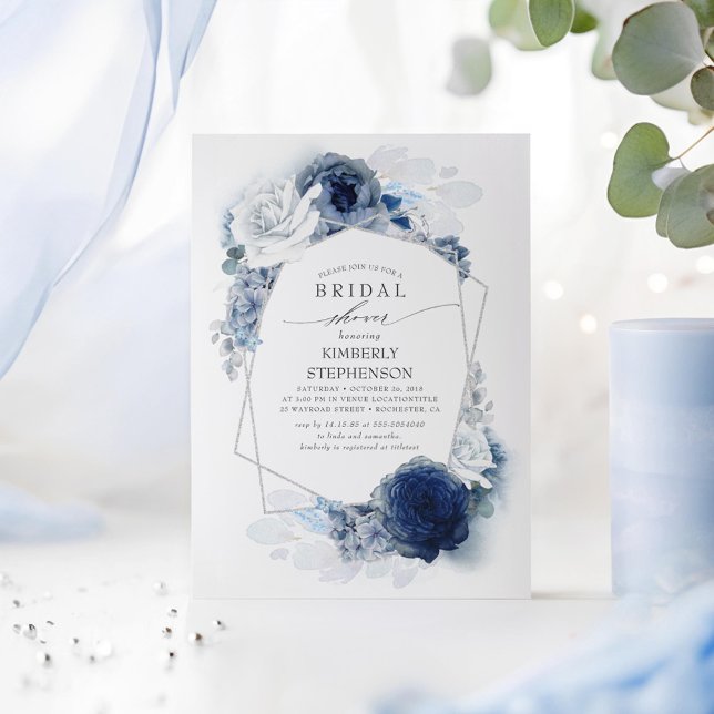 Invitación La florida floral azul y agitada ducha de novia mo (Dusty Blue Flowers Bridal Shower Invitations)