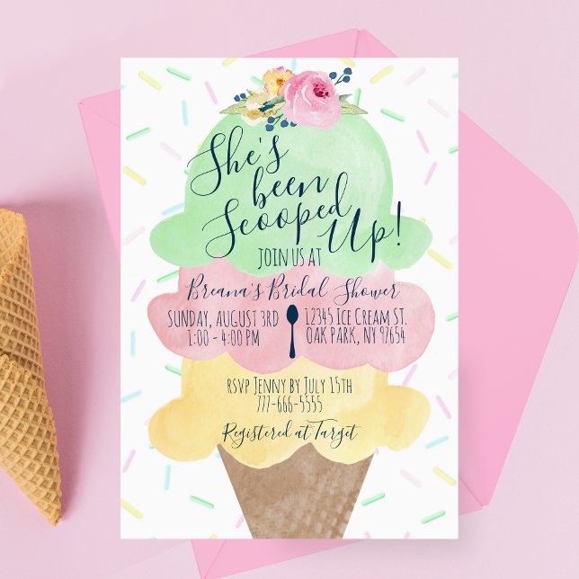 Invitación La han sacado de la ducha de novia con helado (Watercolor She's Been Scooped Up Bridal Shower Invitations in Green, Pink and Yellow)