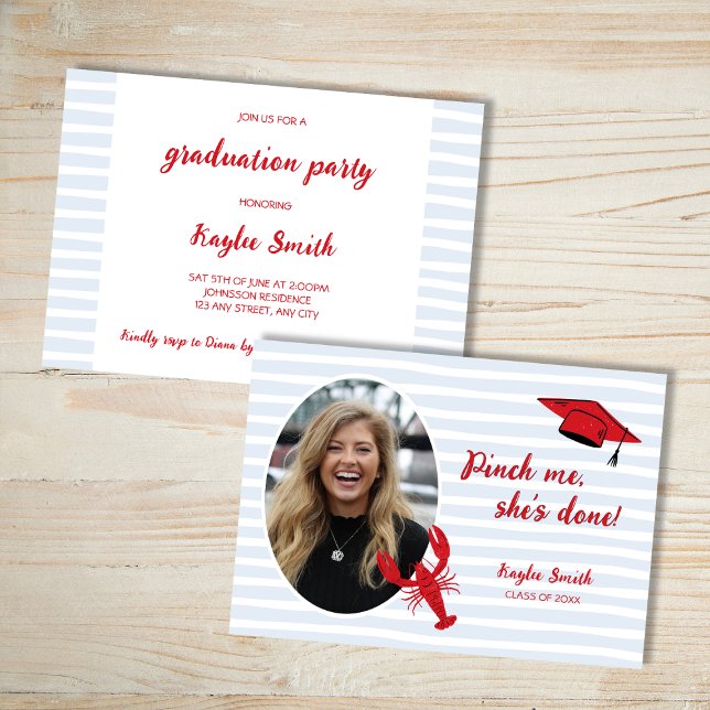 Invitación La hierba de langosta me hace perder la graduación (Crawfish Boil Pinch Me She's Done Photo Graduation Invitation)