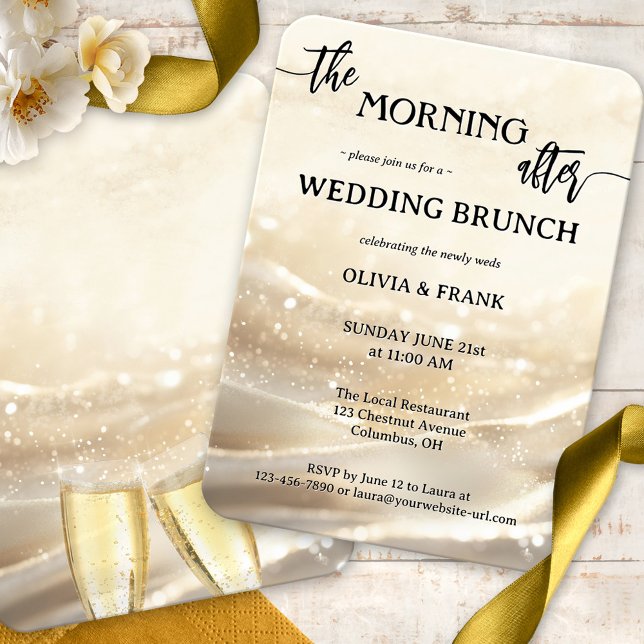 Invitación La mañana después del brunch Boda del oro (Modern boho chic wedding brunch invitation showing a festive design with gold sparkles and champagne)