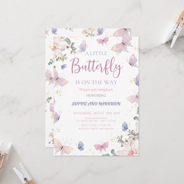 Invitación La Mariposa Púrpura Rosa Está En Camino De Baby Sh (Anverso/Reverso In Situ)