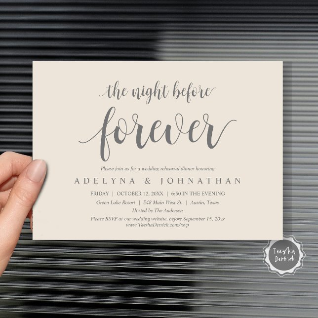 Invitación La noche anterior a la cena, ensayo Boda (The Night Before Forever, Wedding Rehearsal Dinner Invitation Card, in dark grey and cream themed.)