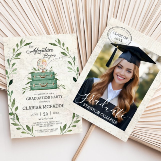 Invitación La nueva aventura verde comienza la graduación de  (the adventure begins wanderlust greenery vintage globe suitcases graduation photograph invitation )