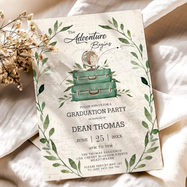 Invitación La nueva aventura verde comienza la graduación de  (the adventure begins greenery suitcases globe graduation party photo picture invitation printed )