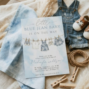 Invitación La pequeña Jean Baby de jeans azules está en camin