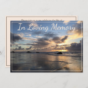 Invitación La playa y las nubes en la ceremonia conmemorativa