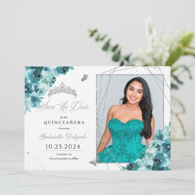 Invitación La Quinceañera verde azulada y plateada salva la f (Anverso de pie)
