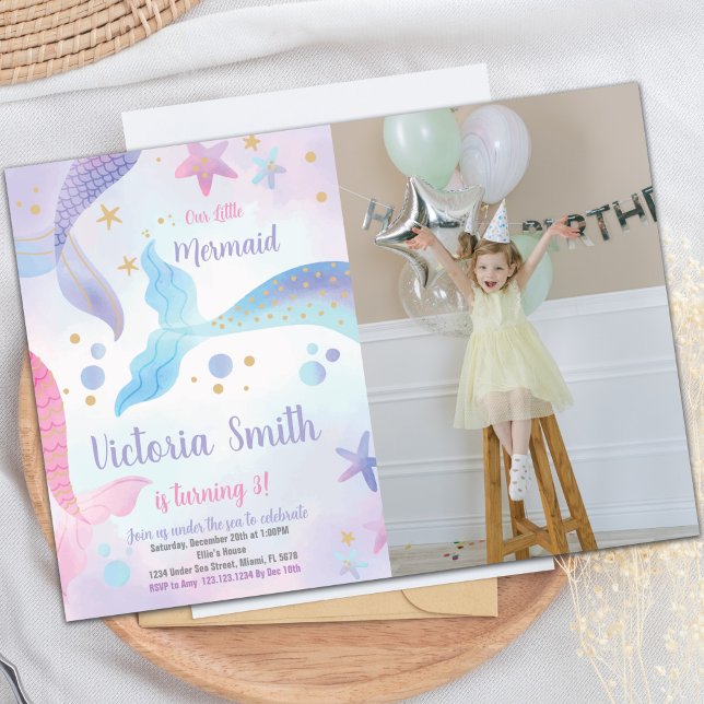 Invitación La sirena anuncia cumpleaños con foto (Mermaid Tails Birthday Invitations with photo)