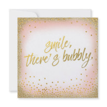 La sonrisa del oro del melocotón allí es perla