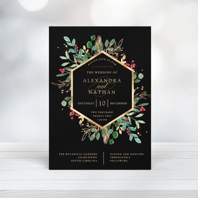 Invitación La vegetación dorada en negro | Boda de Navidades (This black Christmas wedding invitation is a stunner!)